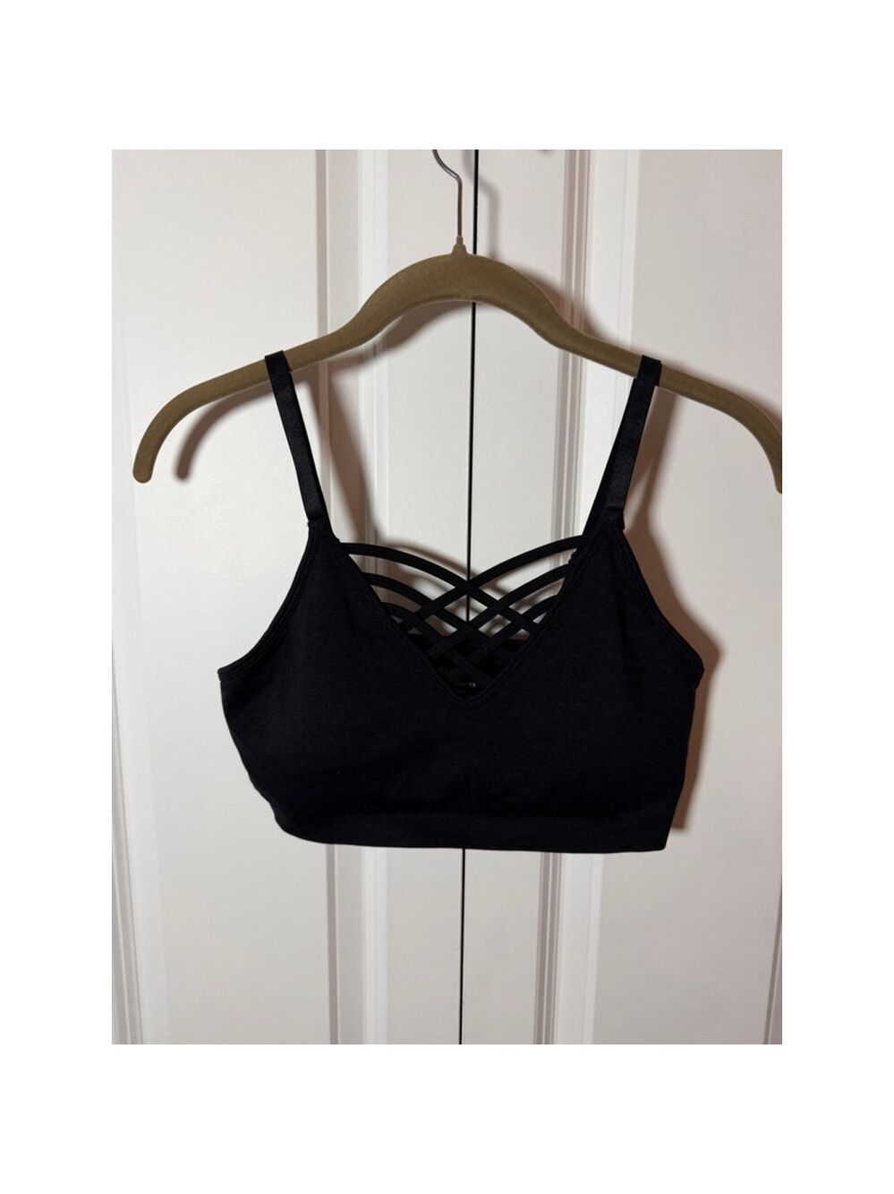 ZENANA Black Criss-Cross Sports Bra S